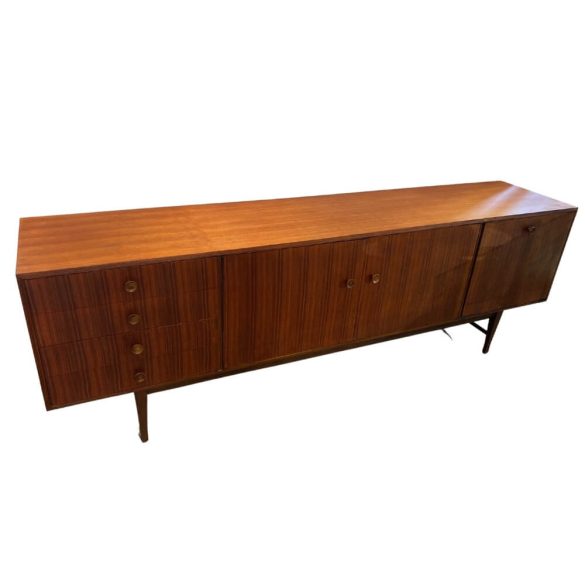 Skandináv Sideboard Találó  