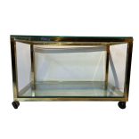 Gurulós réz dohányzóasztal