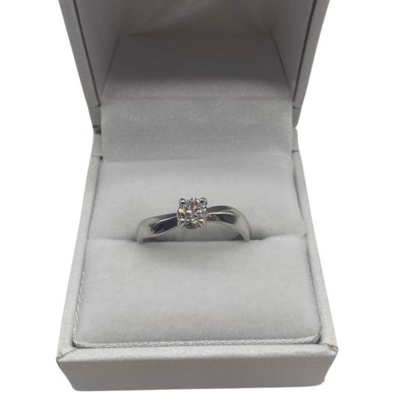 Fehérarany brilliáns gyűrű 0,35 CT