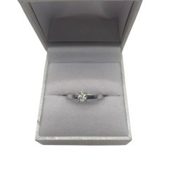 Fehérarany brilliáns gyűrű 0,36 CT