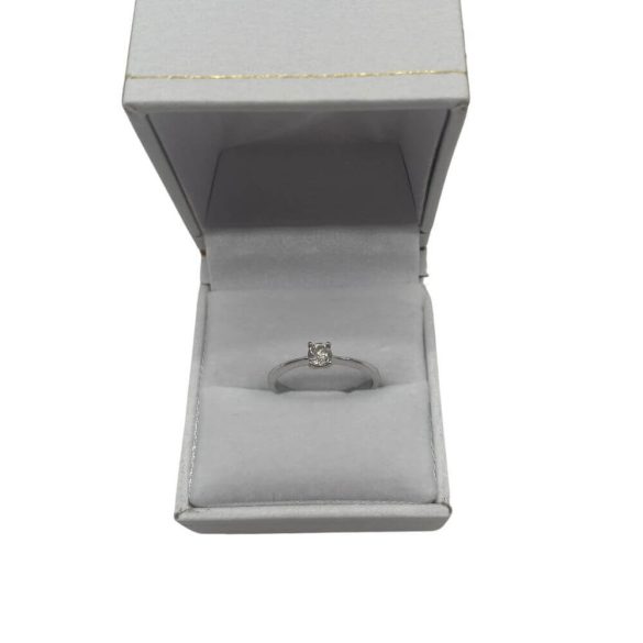 Fehérarany brilliáns gyűrű 0,31 CT