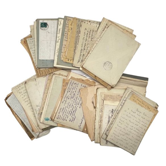 Darvassy István (1888-1960) festő családi levelezése
(Múzeumoknak, adattároknak, a festő életútját kutató művészettörténészeknek javasolt megvételre. )