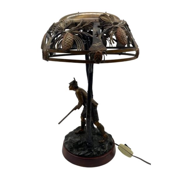 Bécsi bronz stüszi vadász asztali  lámpa