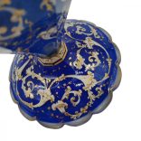 Bieder váza fehér mintával