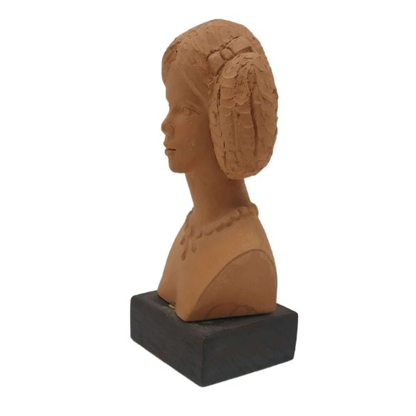 Őrsi András- Női portré-nyakláncos