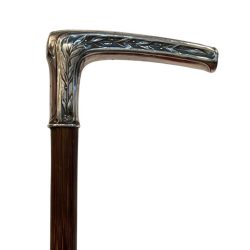 Sétabot, levél díszítéssel