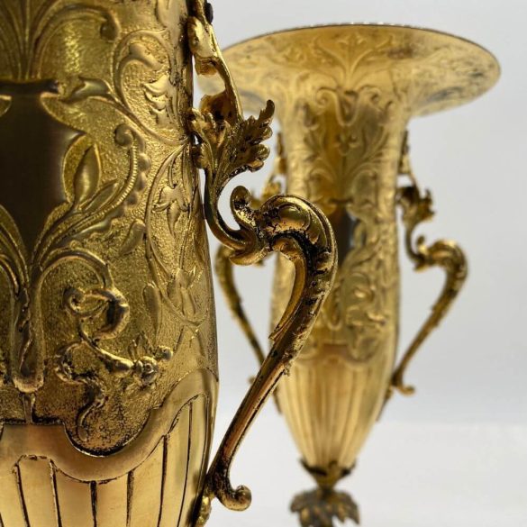 Francia bronz tűzaranyozott díszváza pár
