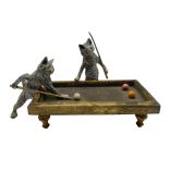 Bécsi bronz "macskás biliárd" kisplasztika