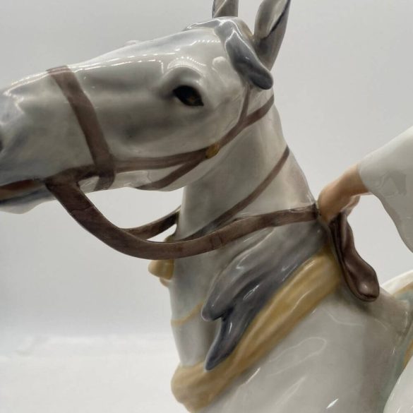 Herendi lovas szobor 