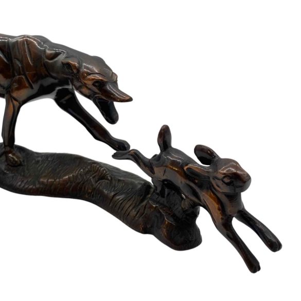 Art Deco stílusú bronz szobor- nyúlhajtás-  