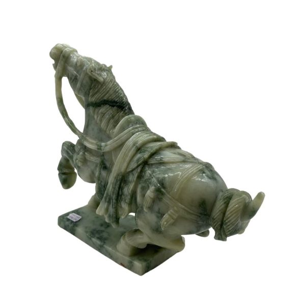 Jade lovas szobor- sérült 3 mm-