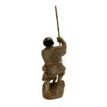 Elefántcsont horgászfigura - 1900 körüli