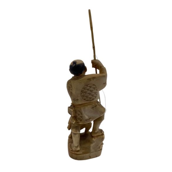 Elefántcsont horgászfigura - 1900 körüli